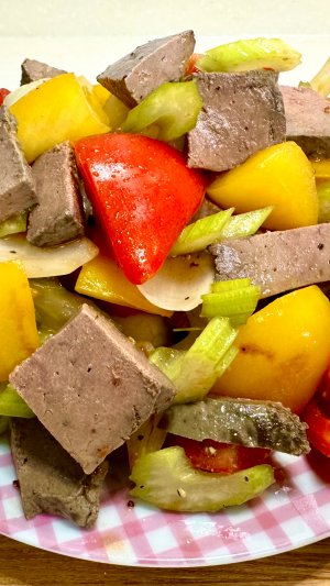 Вкусный салат с говяжьей печенью!