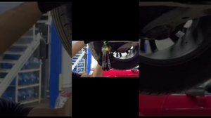 ☝️Сегодня друг первый день в Китае, скинул видео, из него понятно, что мало кто из местных может себ