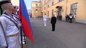 Путин в День ВМФ проводит в Главном Адмиралтействе в Петербурге проверку оперативных учений ВМФ ...