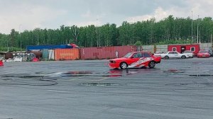 Уроки вождения на автомобиле. УЧУСЬ ДРИФТУ НА БМВ. Drift school BMW e30.