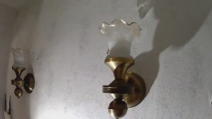 Бронзовые настенные светильники пятидесятилетней давности.