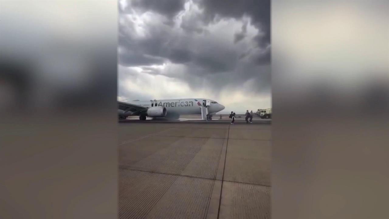 В США при взлете загорелся пассажирский самолет