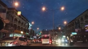 по улицам паттайи. джомтьен จอเทียน jomtien . вечер พัทยา pattaya