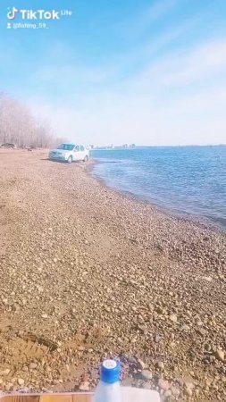 Мужик застрял в песке у речки 🤬