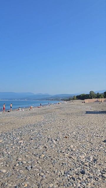 Пляж посёлка Агудзера в Абхазии