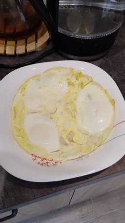 Яичница на завтрак #влог #еда #мужскаякухня