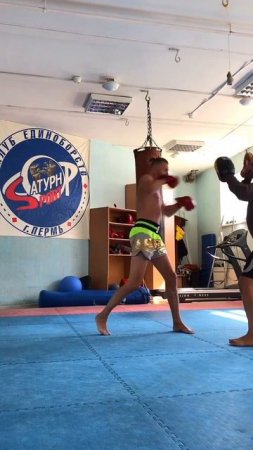 КикБоксинг- удары из расслабления.