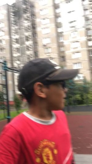 Саид на турнике