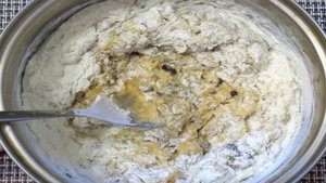 Арахисовый пирог с орехами и шоколадом