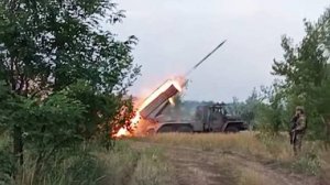 Расчет РСЗО БМ-21 «Град» нанес удар по укрепрайону ВСУ в зоне СВО