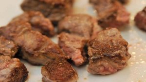Говядина в вине с овощами