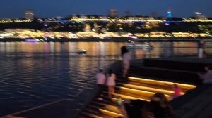 Нижний Новгород. Вечер. Туристы в восторге от красоты.