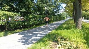 俄罗斯男子在莫斯科进行日常跑步训练 || 准备赢得 2025 年莫斯科马拉松 || 让我们一起做这项练习 :)