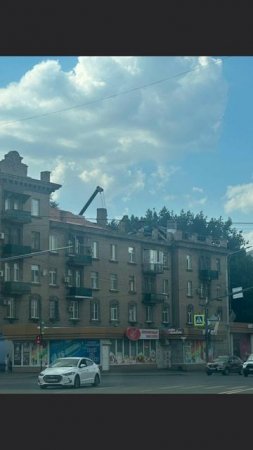 🚧 В Луганске на улице Оборонной чинят крышу дома напротив кинотеатра «Русь»

Строители уже на месте