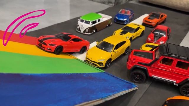 Марк предотвращает аварию на игрушечном мосту 🟡🔵🔴 смотреть онлайн