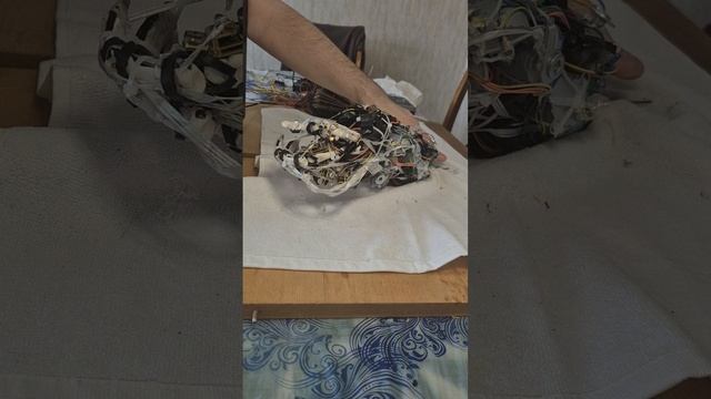 Полное видео, где Роборука показывает кулак в камень-ножницы-бумага👾🤖 #робот #созданиероботов