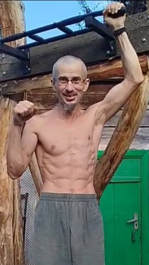Турник - сила!
Подтягивания за голову.