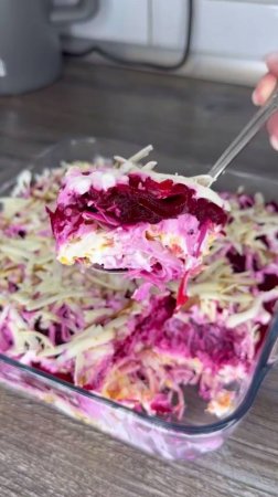 Салат со свёклой и крабовыми палочками