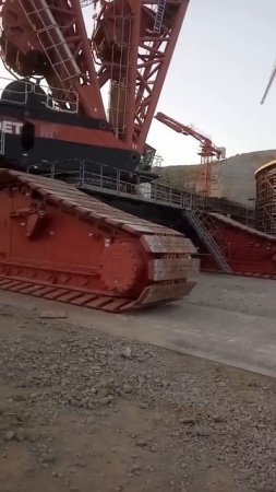 Подъемный кран который может поднять 3000 тонн