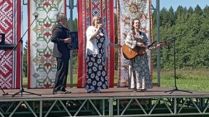 Поёт Ольга Орлова.