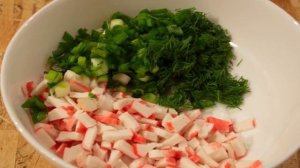 Диетический салат с крабовыми палочками