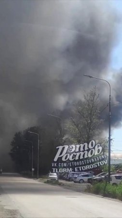 На Левом берегу возле складов горит трава на площади 100 квадратов.