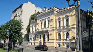 Санкт-Петербург. По улице Фурштатской.