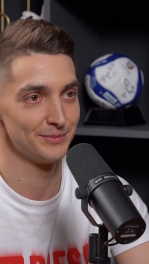 ОЧЕНЬ ПЕРЕЖИВАЛ ЗА ШАХТЁР Андрей Марченко #shorts #лицаволейбола #интервью #подкаст #золотойсет #tv