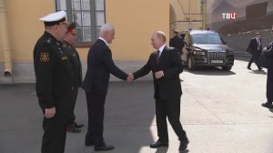 Путин прибыл в Петербург на учения ВМФ России / События на ТВЦ