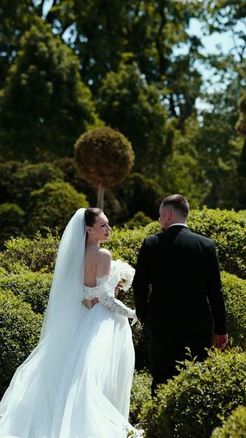 "Когда отец ведёт дочь к алтарю… 😭 #wedding" смотреть онлайн
