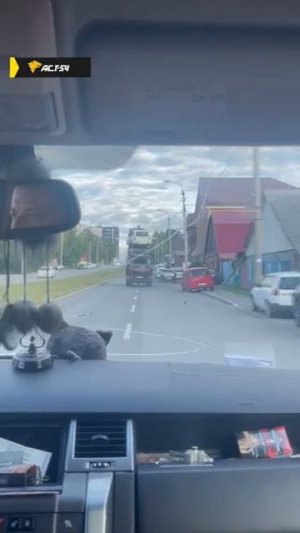 В Новосибирске заметили самого экономного автоэвакуатора. Он вёз машины в три ряда.