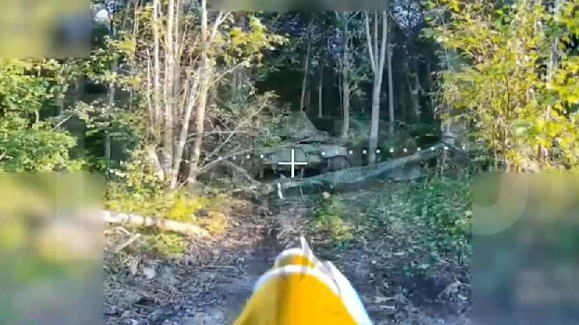 Расчет FPV-дронов уничтожил украинский танк Т-64БВ в Сумской области