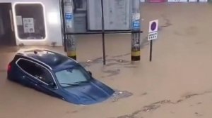 Сильные ливни обрушились на север Китая: два человека погибли, еще двое пропали без вести