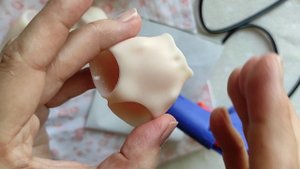 Кукла с 3д принтера. Часть 2: проклейка горячим клеем