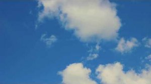 Бегущие облака на летнем небе  Футажи красивая природа