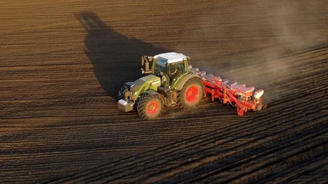 Аграрии юга России могут потерять до 25% урожая из-за засухи. смотреть онлайн