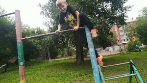 На турнике.mp4