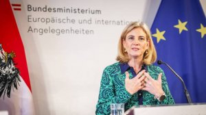 МИД Австрии: Трамп преподнес Путину на блюдечке с каемочкой часть Украины