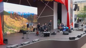 Андрей Мерзликин в спектакле «Живет такой парень», Театральный бульвар (3)