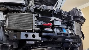 Toyota Land Cruiser 300: ставим площадку лебёдки РИФ (Перезалив с Youtube)