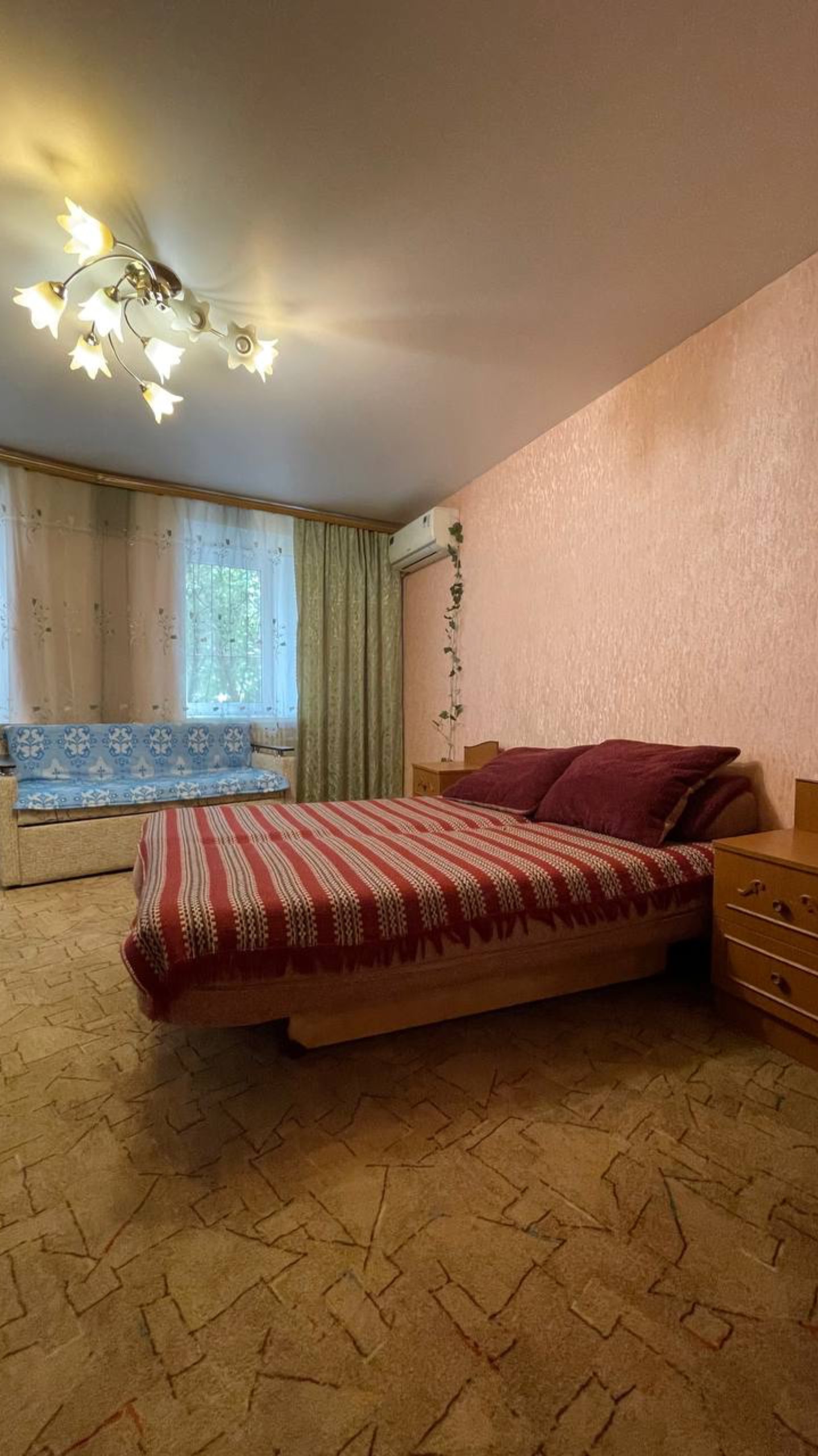 Обзор квартиры на Кривошеина смотреть онлайн