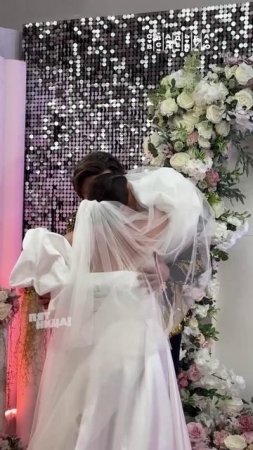 Мы поженили Прохора Шаляпина на Ольге Вашуриной! 💍#СвадьбаВслепую — четверг 19:00 на Пятнице!