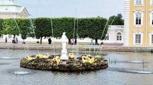 Фонтан "Венера Италийская" в Верхнем парке Петергофа.