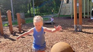 Алисия.. Милана.. Мама, папа.. опасная горка.. июль 2025г.