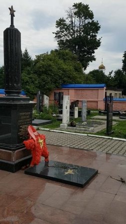 250726 Могила генерала Гуртьева Л Н на Троицком кладбище Наугорское шоссе Советский район город Орёл