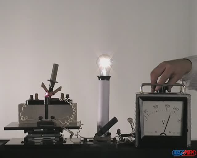 Физика. Опыты. Зависимость сопротивления проводника от температуры смотреть онлайн