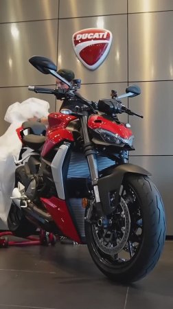 Ducati Streetfighter V2 2025