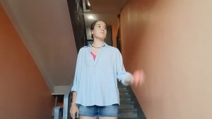 Жонглировать одной рукой двумя мячами проще, чем кажется. Не веришь? Давай докажу