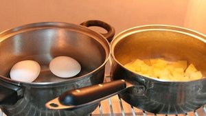 Cалат картофельный с яйцом