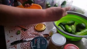 Прибираю огурцы.Шашлык на сковороде.Шикарный ужин.